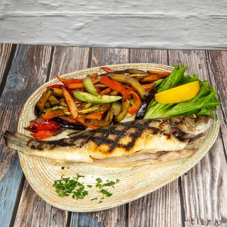 Лаврак на Скара със Сотирани Зеленчуци (400г)