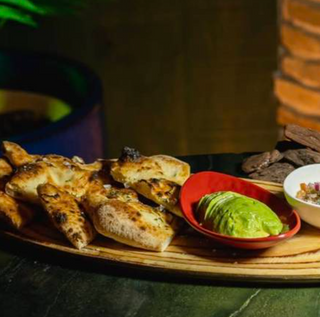 Pan de romero al horno de piedra 