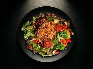 Теплий салат із телятиною (350g)