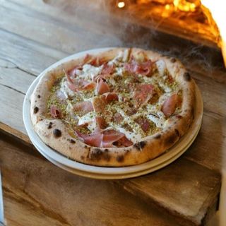 Pizza De Pistacho Y Stracciatella  (32cm)