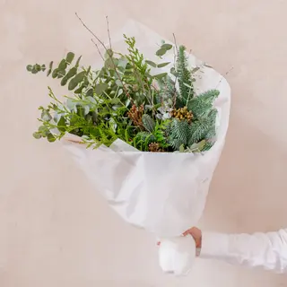 Ramo de verdes de invierno. Eucalipto, tuya, abeto y ciprés