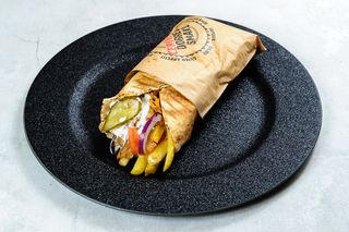 KEBAB W TORTILLI Z FRYTKMI DUŻY