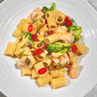 Rigatoni con Salmone e Broccoli
