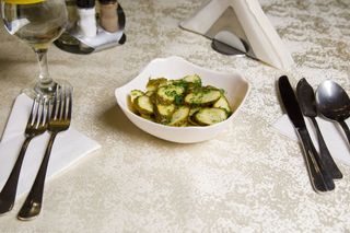 Salată de castraveți murați