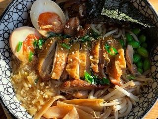 RAMEN Z KURCZAKIEM