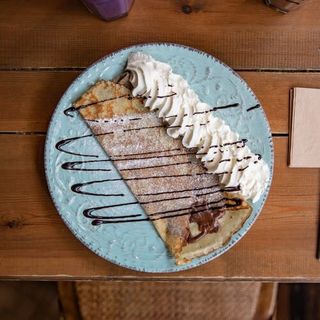 Crepe de dulce de leche y nata