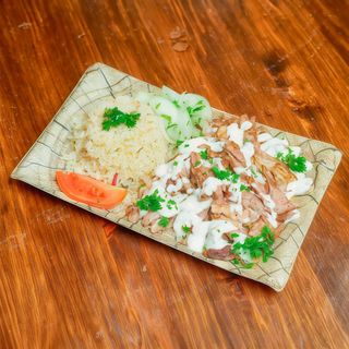 Shawarma casero plato con arroz