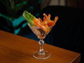 КОРОЛІВСЬКІ КРЕВЕТКИ В ГОСТРО-СОЛОДКОМУ СОУСІ (100g)