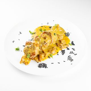 Medaljoni od svinjskog filea u lisičarkama i šafranu