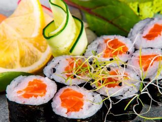 Макі Рол з лососем (160/10/20/50г)