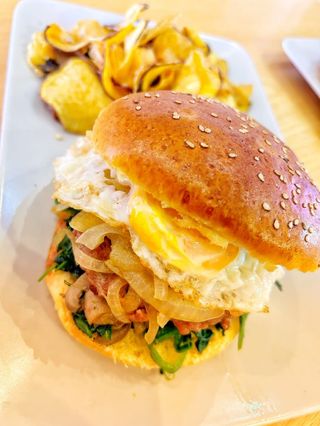 Hambúrguer no Pão com Cebola