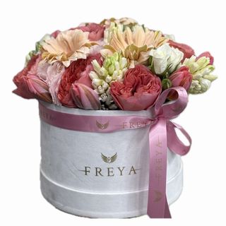 Cutie mică cu flori roz si crem