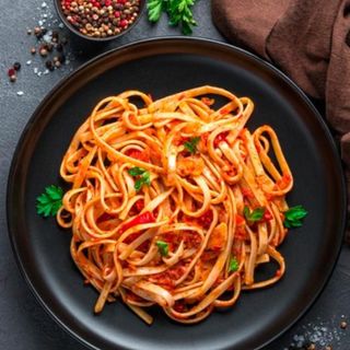 პასტა ტომატის სოუსით