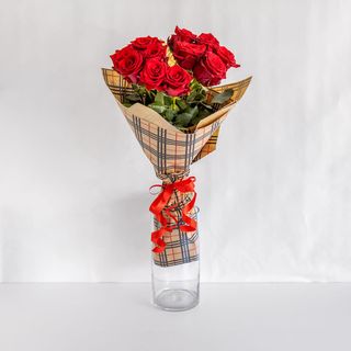 Букет с 11 червени рози 