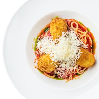 Паста з мінікотлетками по-київськи