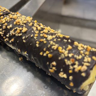 Canuto  rellena de crema, nata o trufa 