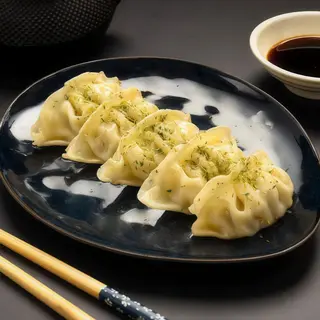 8.- Gyoza De Pollo (5 Pzs.)