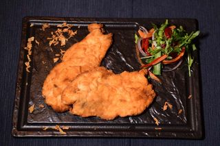 Șniţel de pui pane