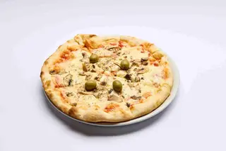 Pizza Capricciosa + Coca-Cola