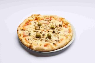 Pizza Capricciosa + Coca-Cola