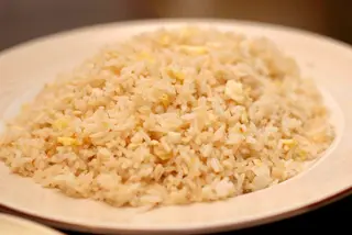Arroz frito con huevo
