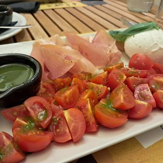 Caprese con Prosciutto crudo