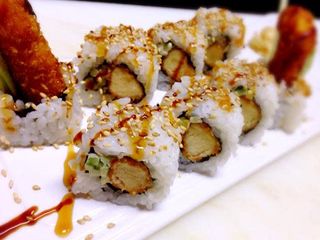 11.Maki con pollo rebozado(8 unidades)