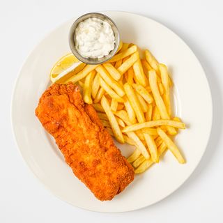 Pileći zagrebački odrezak s prilogom