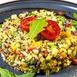 Салата с киноа и манго 400 г 