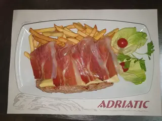 Njeguški steak + Coca Cola 0.33l