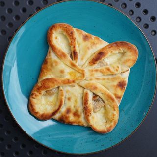 Chaczapuri ze szpinakiem i jajkiem 260g