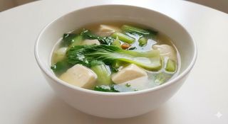 Zuppa di verdure con tofu