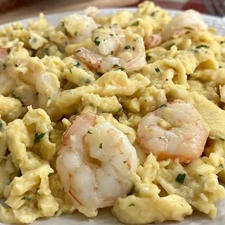 Huevos revueltos con gambas