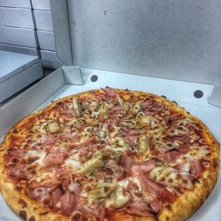 Pizza Jamón York (Mediana)
