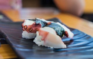 70-Nigiri de pulpo (2 uds.)