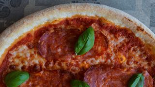 Pizza Salame Piccante (33 cm)