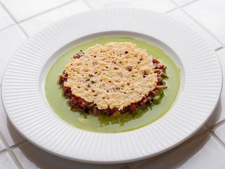 TATAR Z SEZONOWANEJ WOŁOWINY