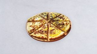 Pizza baranina z jajkiem