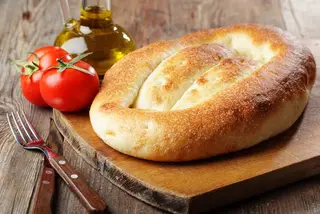 Մատնաքաշ Բազումի