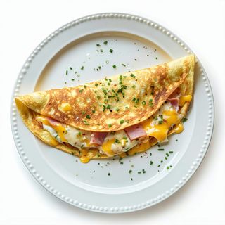 Omletă cu şuncă şi caşcaval