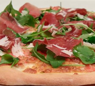 Pizza Serrano (Mediana)