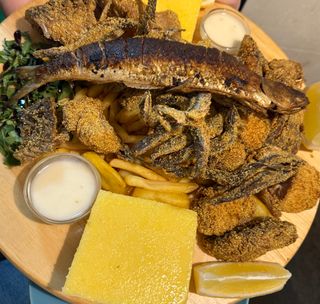 Platou ''Ce a prins Pescaru'' (2 persoane)