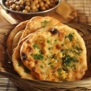 PANEER CHILLI GARLIC KULCHA