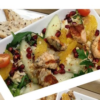 Sałatka z łososiem grillowanym