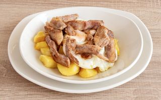 Huevos Rotos Con Patatas Y Secreto