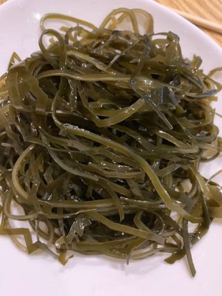 7. Салата от водорасли (300г)