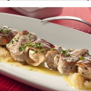 60. Brocheta de solomillo