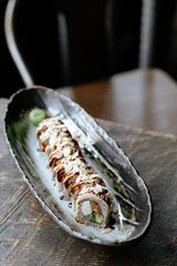 Рол Ніппон з вугром (325г)