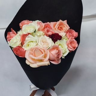 باقة ورد ملونة 