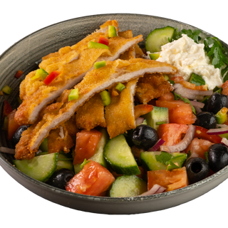 САЛАТА С ХРУПКАВ ШНИЦЕЛ